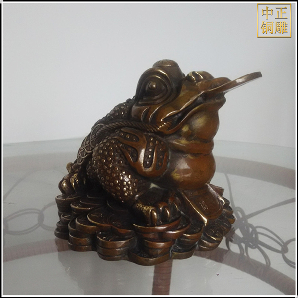 铜金蟾铸造.jpg